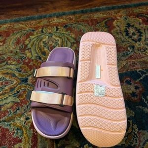 SUICOKE SLIDES